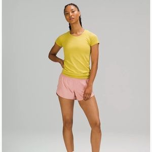 Lululemon Tracker Low-Rise Short 4" Sz 6